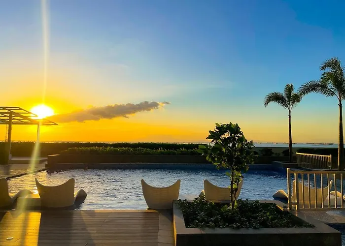 Cozy 3br Near Airport & Okada, Solaire Ii Infinity Pool