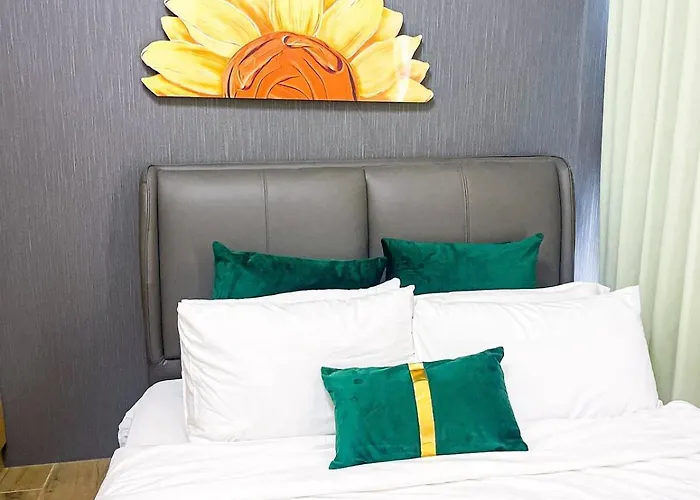 Cozy 3br Near Airport & Okada, Solaire Ii Infinity Pool